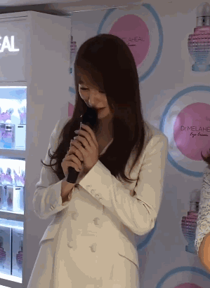 她的脸说回春就回春了…