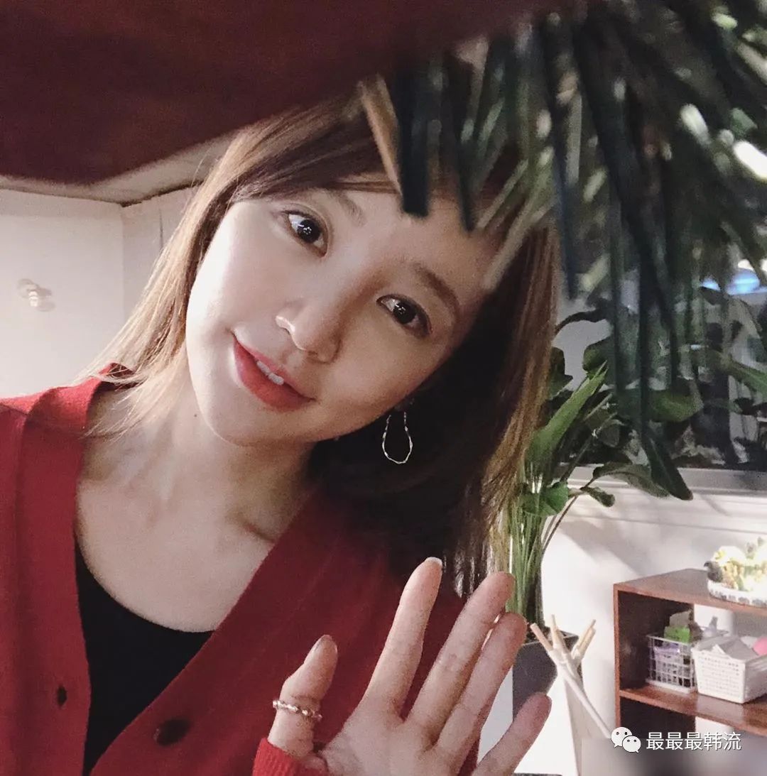 她的脸说回春就回春了…