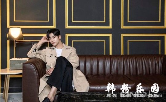 男团SF9成员金路云 拍最新的电影杂志封面写真