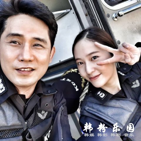 新剧《Search》公开郑秀晶军官造型 帅气