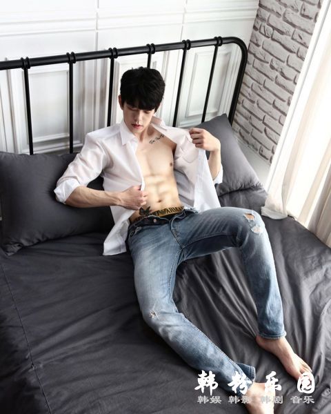 South Club鼓手李东漌减肥90斤 八块腹肌出现