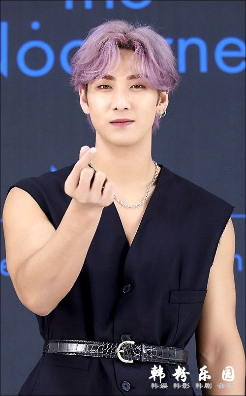 韩男团NU'EST举行第8张迷你专辑发布会