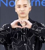 韩男团NU'EST举行第8张迷你专辑发布会