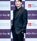 韩艺人 朴施厚 新剧《风云雨》发布会言论惹争议