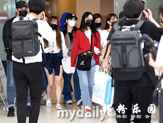 本月少女结束在济州岛行程返回韩国首尔