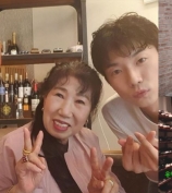 2PM《My House》MV之后 .Nichkhun真的接她去佑荣家啦