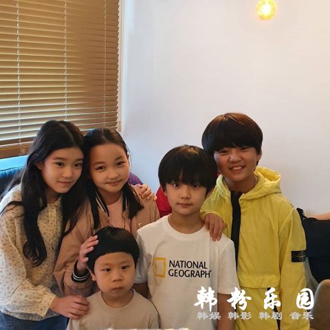 儿童演员们演唱《那些理所当然》台下的都落泪了