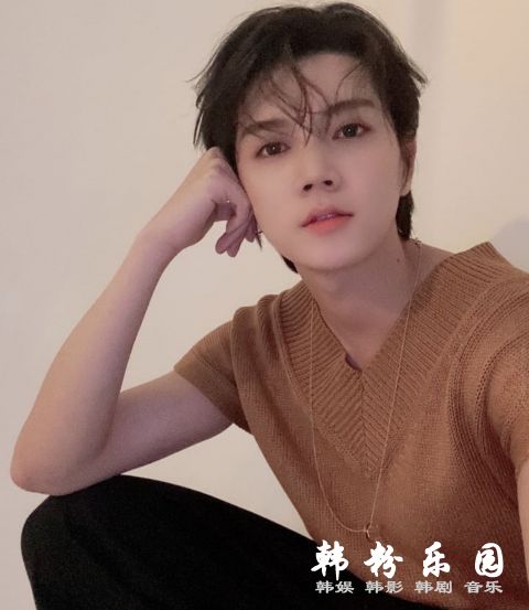 NU'EST Ren 真爱可能不是事业而是Cosplay 扮完根本看不出是本人XD