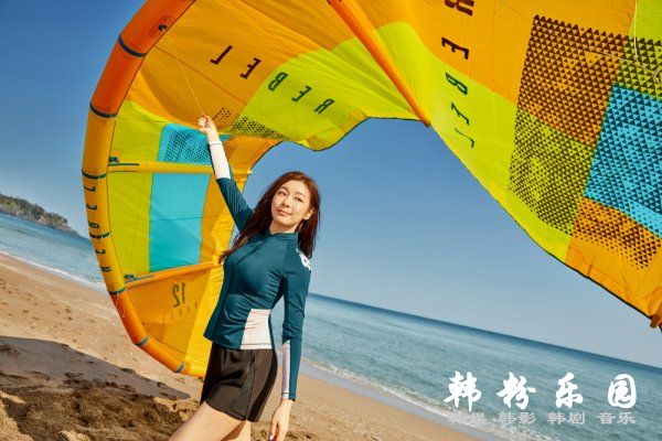 金妍儿 长腿细腰健康美十足 拍代言品牌最新宣传照