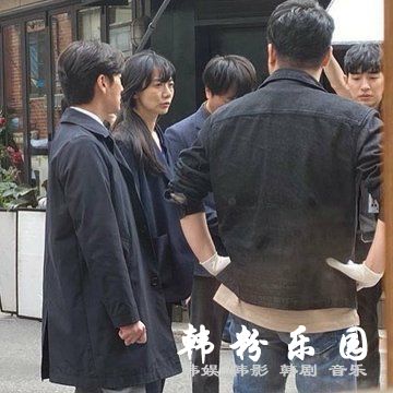 曹承佑、裴斗娜、李浚赫、尹世雅《秘密森林2》杀青啦