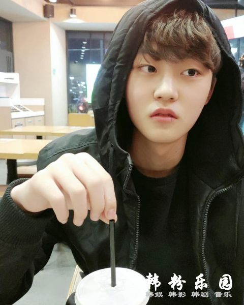 《SKY Castle》秀韩长这么高了 转眼181cm变清秀欧巴