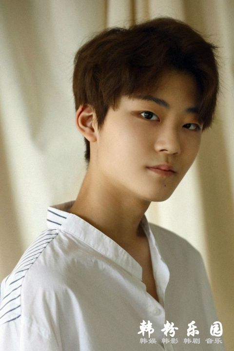 《SKY Castle》秀韩长这么高了 转眼181cm变清秀欧巴