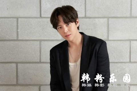 张根硕 通过线上见面会后 选择电台节目 复出