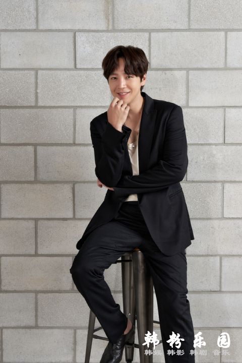 张根硕 通过线上见面会后 选择电台节目 复出