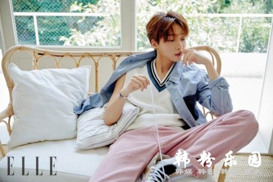 郑世云 怀抱吉他少年感十足 最新杂志写真曝光