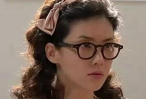 《爱情万万岁》第8集 穿帮镜头(有图)